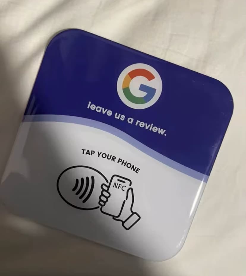 Plăcuța acrilică ReviewTap, cu simbol NFC